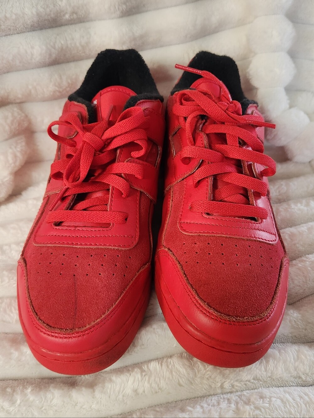 Reebok Workout Plus "Human Rights Now"-Vector Red - Picture 4 of 16